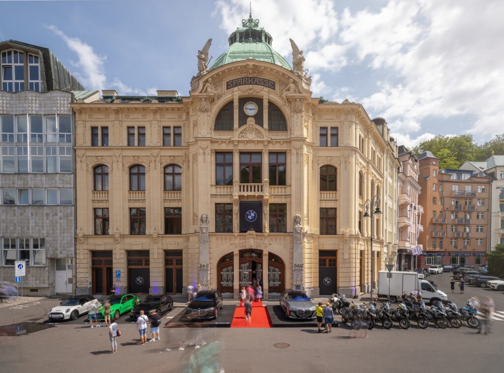 BMW Česká republika bude letos již po jedenácté oficiálním vozem Mezinárodního filmového festivalu Karlovy Vary