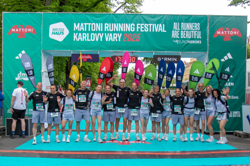 Tisíce běžců a fanoušků zaplavily Karlovy Vary: Běžel se Mattoni 1/2Maraton