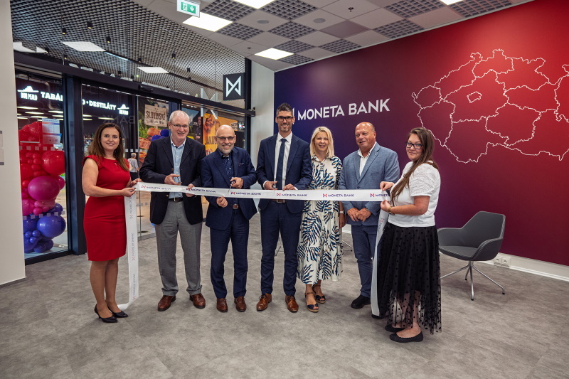 MONETA otevřela novou pobočku v Karlových Varech