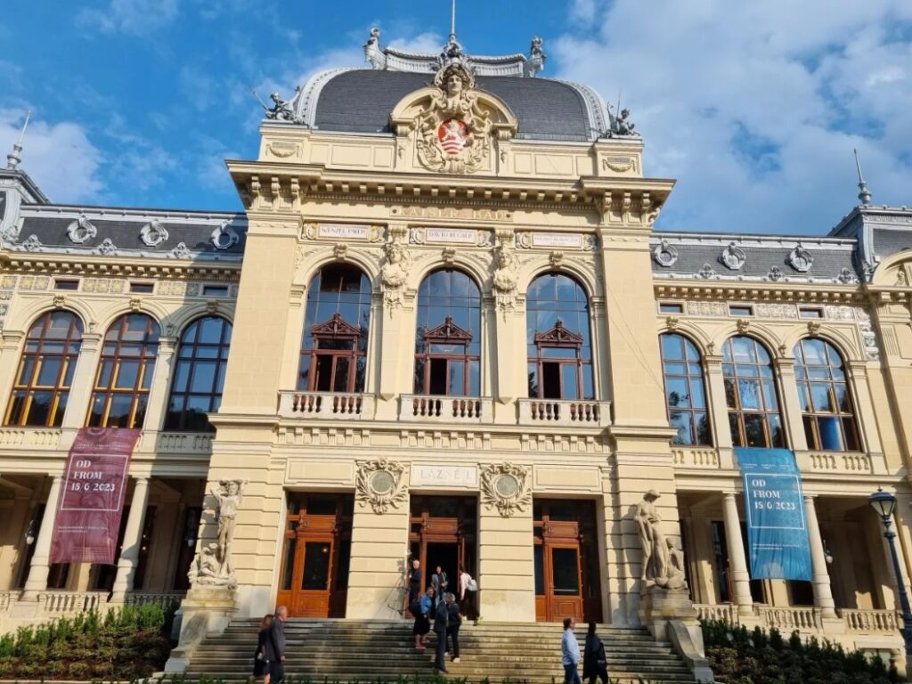 Objevte Karlovy Vary: Procházka zdarma s Karlovy Vary Region Card