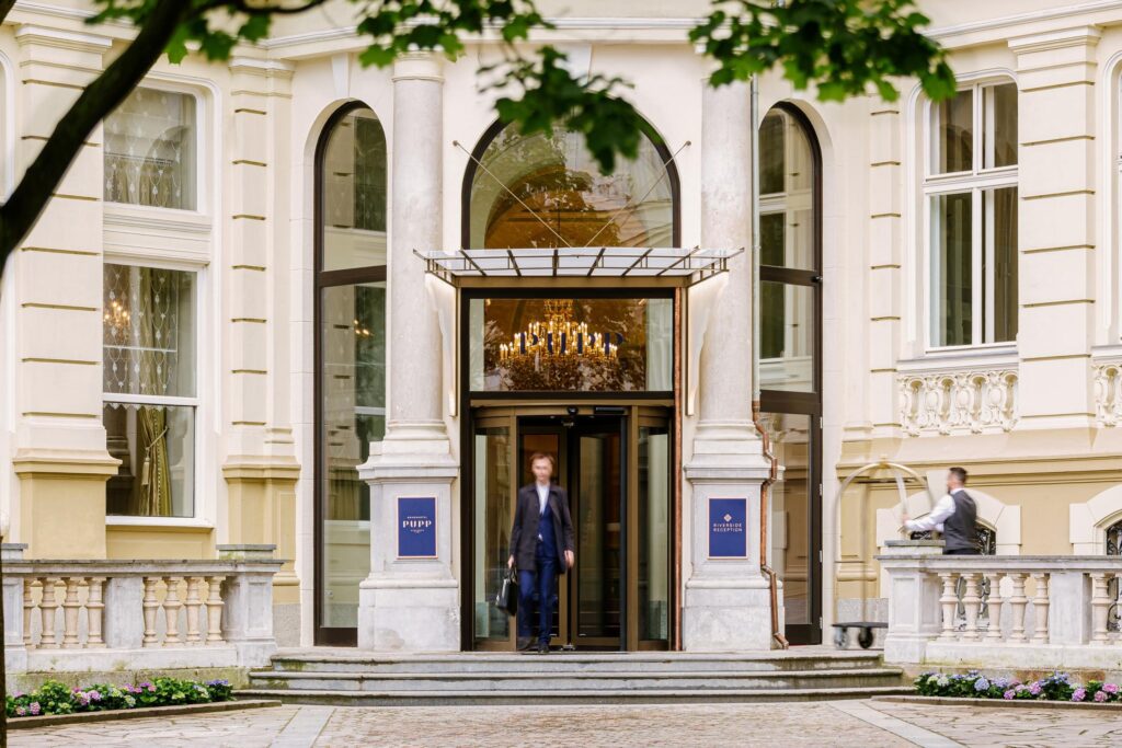 Velkolepá pocta Dvořákovi: Galakoncert, který rozvibruje historický Grandhotel Pupp